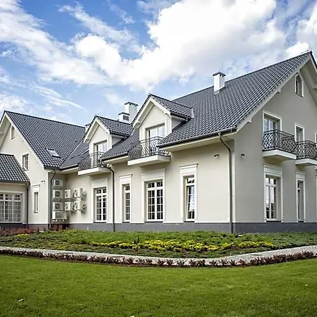 Dworek Nad Rozlewiskiem 호텔 3*