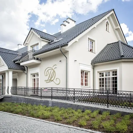 Hotel Dworek Nad Rozlewiskiem 3*